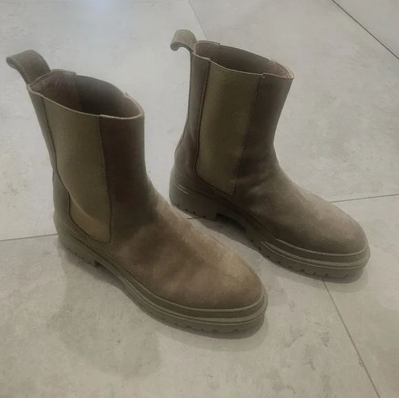 Beige Chelsea Boots - Picture 4 of 7